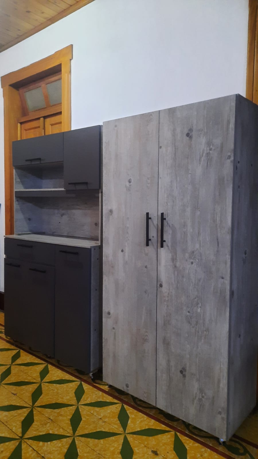 Foto Armario de madera